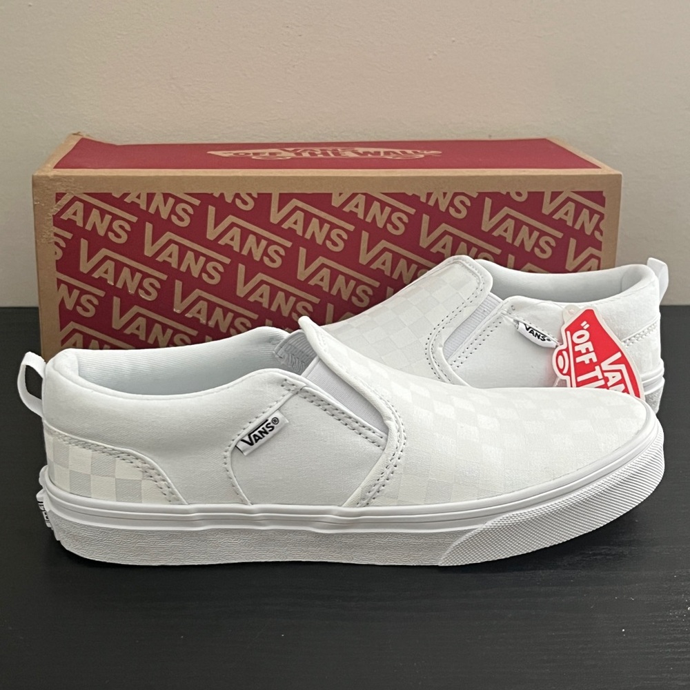 Brand new Vans White Checkered Shoes size 8 womens